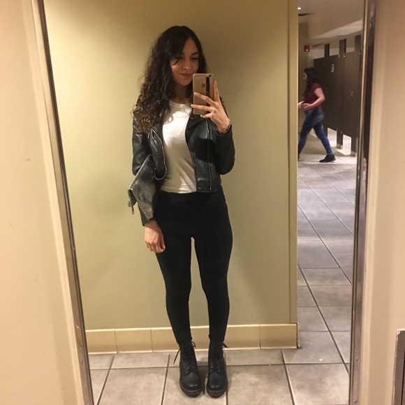 Meet your Posher, Jeanene - Picture 1 of 1